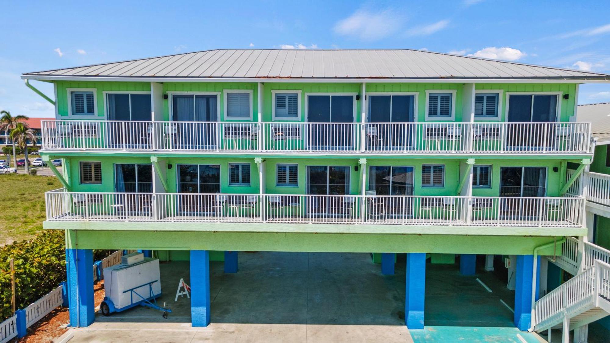 Partial Ocean View Hotel Room- King Bed #1 Fort Pierce Dış mekan fotoğraf