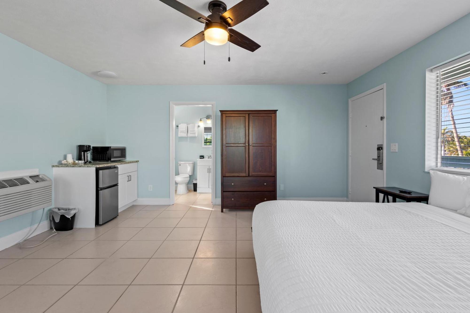 Partial Ocean View Hotel Room- King Bed #1 Fort Pierce Dış mekan fotoğraf